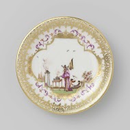 Schotel, veelkleurig beschilderd met chinoiserieën