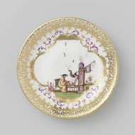 Schotel, veelkleurig beschilderd met chinoiserieën