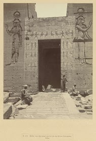 Entree van de tempel van Isis op het eiland Philae