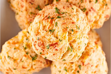 Cheddar-Garlic Biscuits
