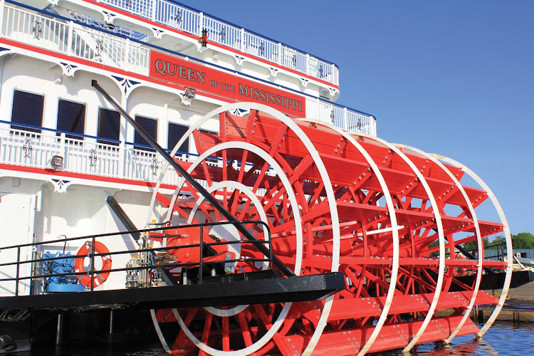 The paddlewheeler American Heritage cruises the Mississippi River year round.