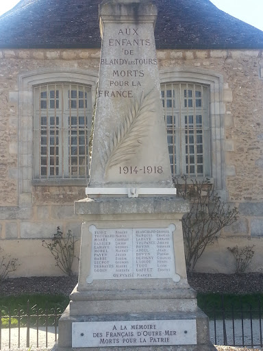 Blandy Les Tours - Monument aux Morts