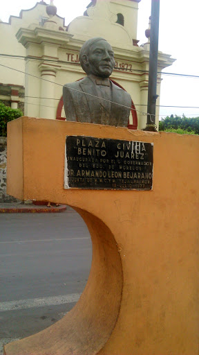 Busto a Benito Juárez 
