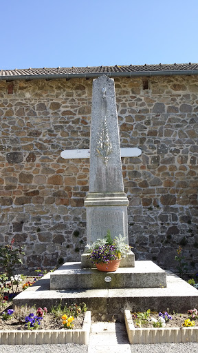 Montrollet , Monument Aux Morts