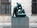 Bronze Dans La Cour De L'Hôtel de Ville