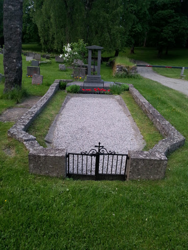 Old Family Grave