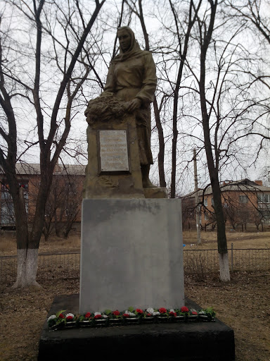 Пам'ятник Героям Вiйни