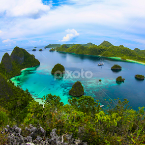 The Beautiful Wayag by Go Sonanta - Landscapes Travel