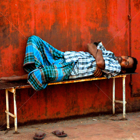Rest by Emon  Jaman - People Street & Candids