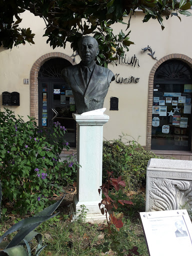 Busto Giuseppe Spataro