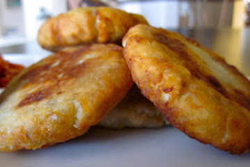 Hippo Bites: Sweet Potato Fritters with Prawn-Coconut Filling 