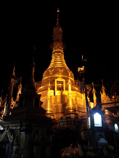 Moe Kaung Pagoda
