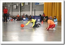Los estudiantes conocieron el gol-ball que practican las personas ciegas.