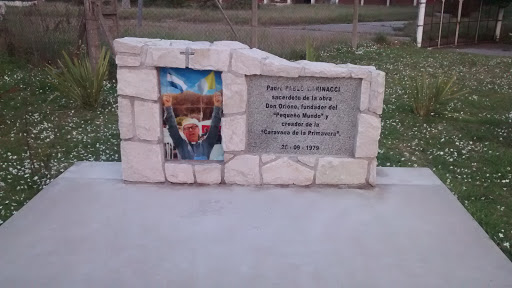 Monumento Al Padre Pablo Marinacci