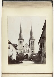 Exterieur van de Hofkirche St. Leodegar in Luzern