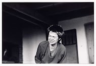 Vrouwen-therapiegroep tijdens een weekend op een boerderij