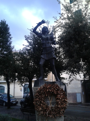 Itri-Monumento Ai Caduti 