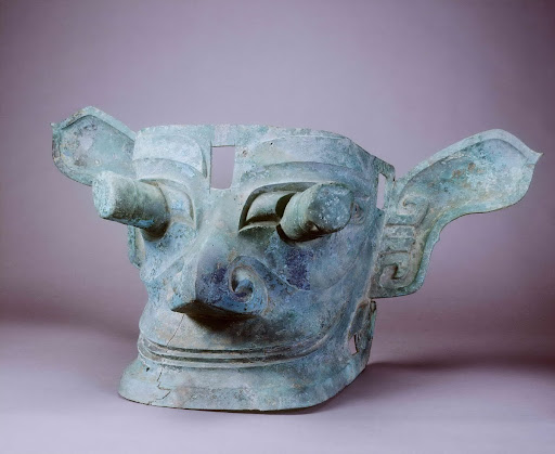 Mask with protruding eyes