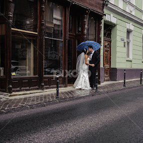 by Iulian Besliu - Wedding Bride & Groom