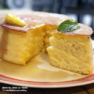 Uzna Omom 杏桃鬆餅屋(中壢大江店)