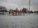 Детская площадка у школы 