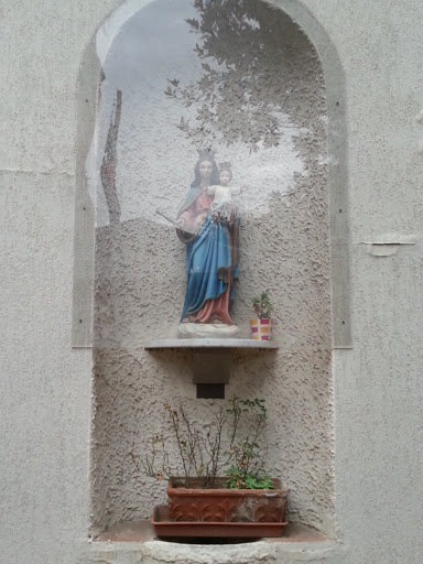 Salesiani - Tabernacolo di Madonna col Bambino
