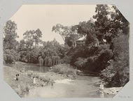 Gezicht op de Umgeni rivier en Howick Castle te Howick, Zuid-Afrika