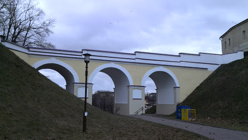мост, соединяющий 2 замка