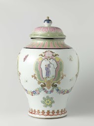 Fountain jar with an image of The Archer