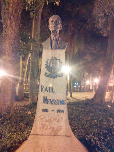 Busto Raul Menssing