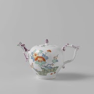 Theepot met deksel, veelkleurig beschilderd met een Kakiemon-decor
