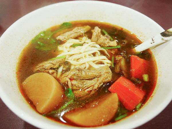 換換素食口味也不錯吃 菜根香素食飯&麵