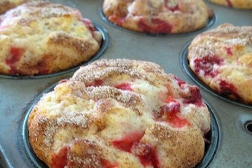 Fresh Strawberry Muffins