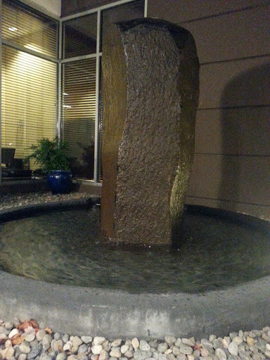Holiday Inn Water Obelisk