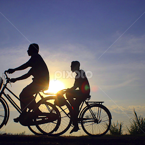 Plesir by IsnaN's Gnc - People Street & Candids