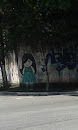 Grafite Menina na Esquina