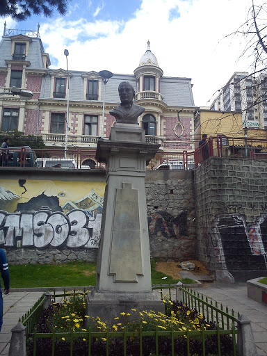 Monumento Alejandro Nalgos Mondaca