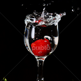 Strawberry splash #4 by Sarath Sankar - Food & Drink Fruits & Vegetables