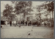 Dorpelingen van Krueng Seumpo met paarden en runderen