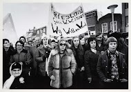 Protest tegen de sluiting van het regenkledingbedrijf RIA