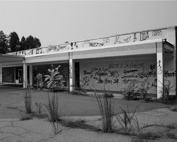 [Decrepit Mall, Winston-Salem, NC[4].jpg]