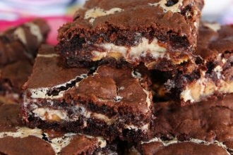 Ooey-Gooey Peanut-Butter Brownies