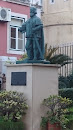 Estátua de Nuno A. Pereira