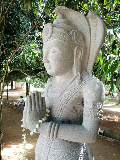 Statue of Naga King Mani Akkhikha 