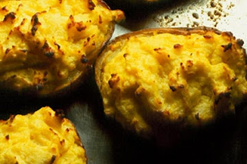 Horseradish & soured cream baked potatoes