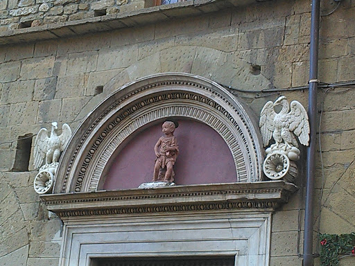 Puttino E Aquile In Piazza Duomo
