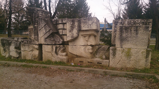 Sculpture 1 Park Chernichkit