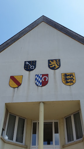 Portal - Stadtteil Wappen an Hauswand 