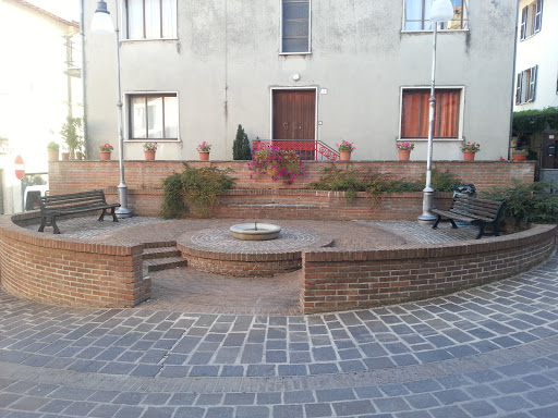 Sigillo - Fontana Di Piazza Pescolla
