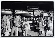 Deelnemers aan een driedaagse voettocht van Pax Christi